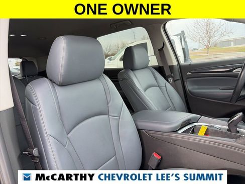 Used 2021 Buick Enclave Essence image 28