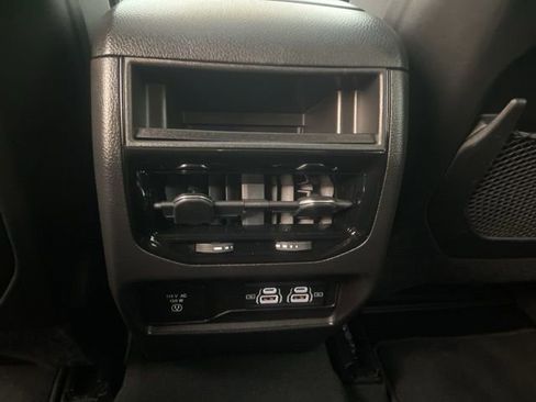 Used 2022 Jeep Grand Cherokee Altitude image 15