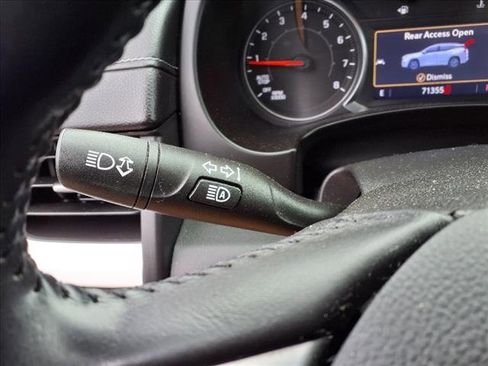 Used 2022 GMC Terrain SLT image 18