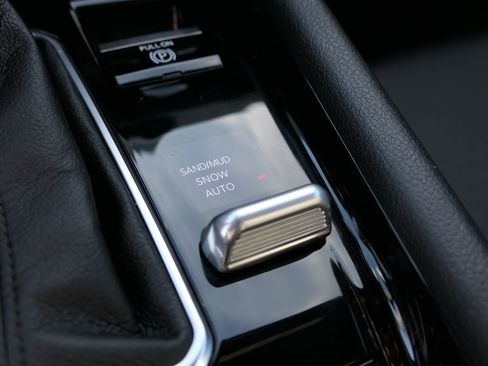 Used 2025 Jeep Compass Latitude w/ Convenience Group image 18