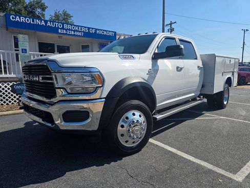 Used 2021 RAM 4500 SLT w/ Quick Order Package 2YG SLT AWD/4WD image 2