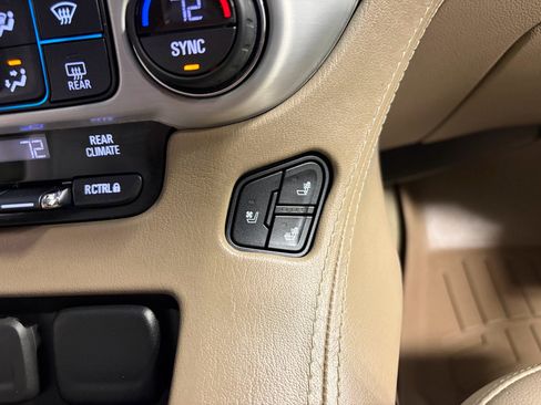 Used 2019 GMC Yukon SLT w/ Premium Edition image 27