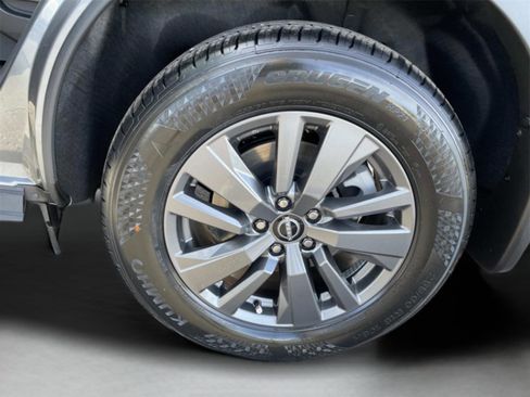 New 2025 Nissan Pathfinder SV image 9