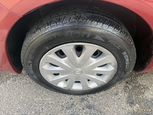 Used 2017 Nissan Versa SV image 18