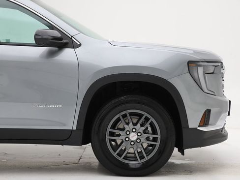 Used 2025 GMC Acadia Elevation image 3