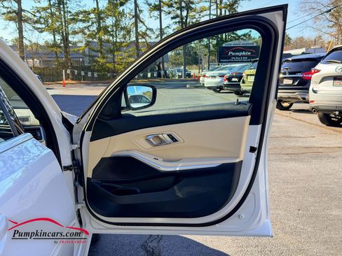 Used 2022 BMW 330i xDrive Sedan w/ Driving Assistance Package AWD/4WD image 21