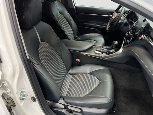 Used 2022 Toyota Camry SE w/ Convenience Package FWD image 27