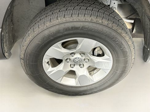 Used 2020 RAM 1500 Big Horn AWD/4WD image 11