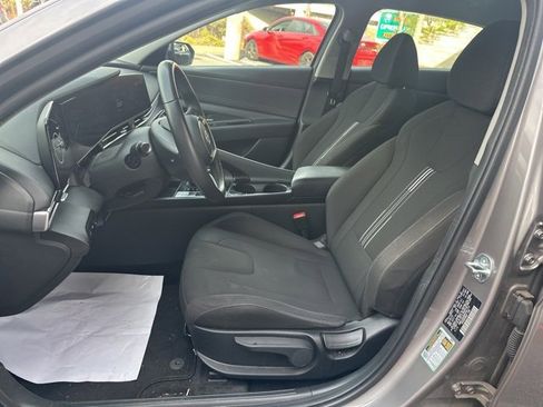 Used 2023 Hyundai Elantra SEL w/ Convenience Package image 6