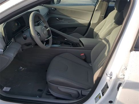 New 2025 Hyundai Elantra Sport image 11
