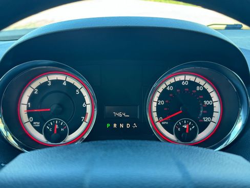 Used 2018 Dodge Grand Caravan SE w/ UConnect Hands-Free Group image 16