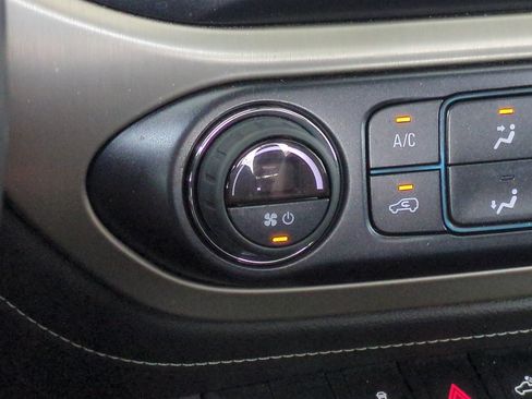 Used 2022 GMC Canyon Denali w/ Denali Black Edition Package AWD/4WD image 28