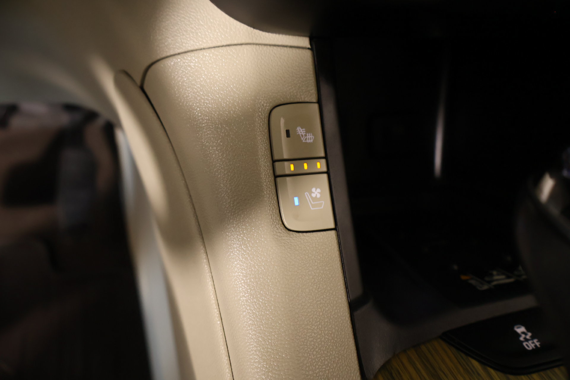 Used 2019 GMC Acadia Denali FWD image 7