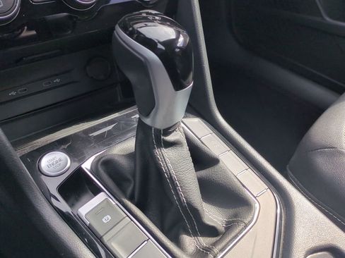 Used 2024 Volkswagen Taos SE image 19