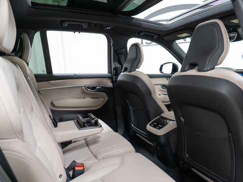 New 2026 Volvo XC90 B6 Ultra w/ Protection Package AWD/4WD image 23