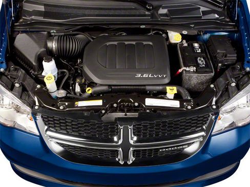 Used 2012 Dodge Grand Caravan SXT FWD image 16
