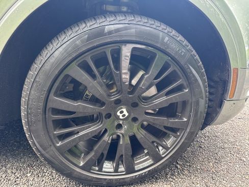 Used 2018 Bentley Bentayga Activity image 53