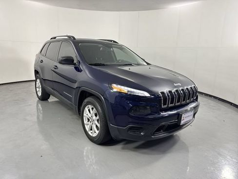 Used 2016 Jeep Cherokee Sport w/ Cold Weather Group AWD/4WD image 3