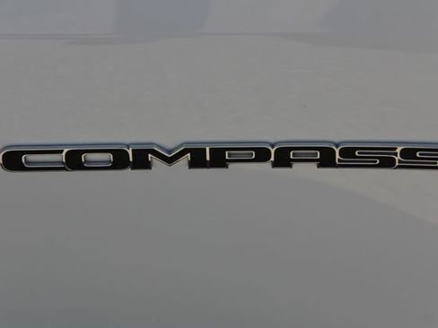 Used 2026 Jeep Compass Limited AWD/4WD image 12