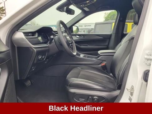 Used 2024 Jeep Grand Cherokee L Laredo image 10