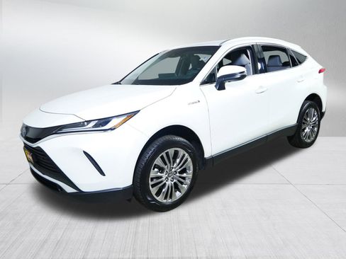 Used 2021 Toyota Venza XLE w/ Softex Package image 3