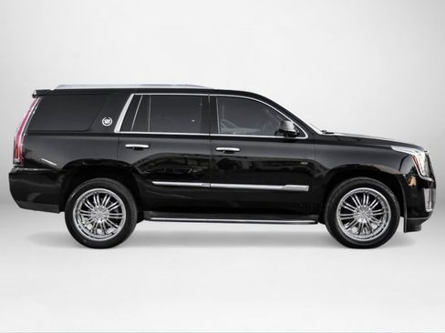 Used 2015 Cadillac Escalade Luxury image 5