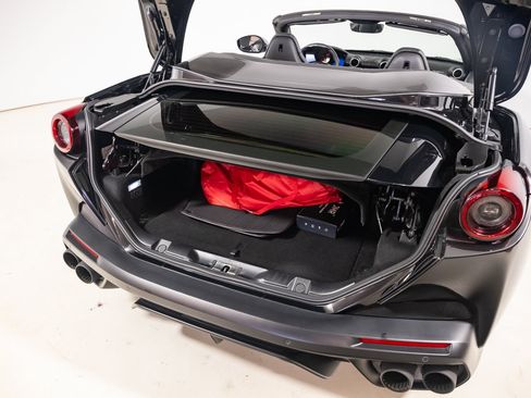 Used 2019 Ferrari Portofino RWD image 65