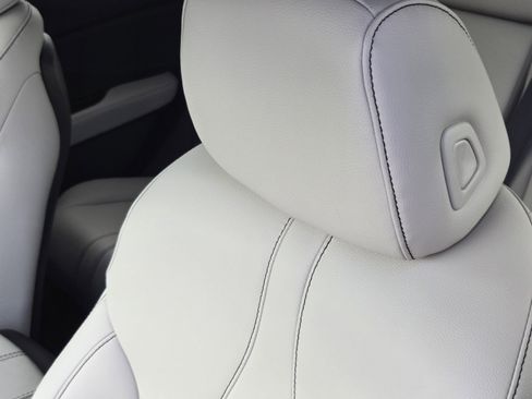 New 2026 Acura RDX SH-AWD image 14