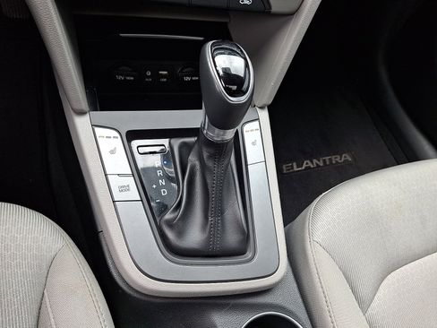 Used 2018 Hyundai Elantra Value Edition image 16