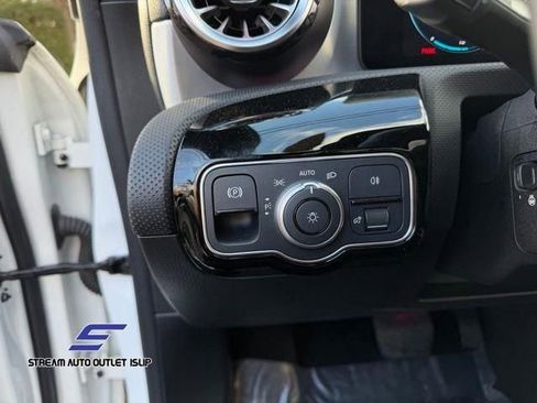 Used 2023 Mercedes-Benz CLA 250 4MATIC image 31