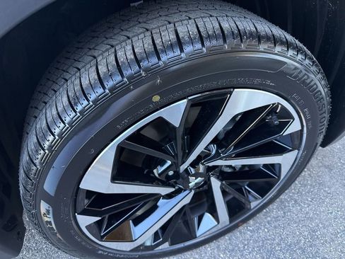 New 2025 Mitsubishi Outlander SEL image 13