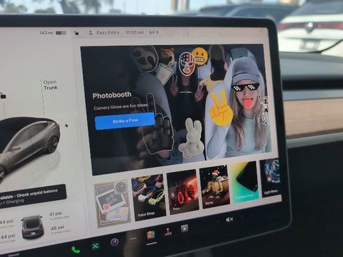 Used 2022 Tesla Model 3 Standard Range Plus image 18