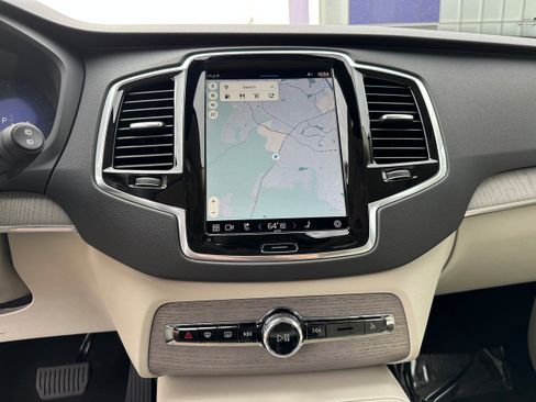Used 2025 Volvo XC90 B6 Plus w/ Protection Package Premier image 11