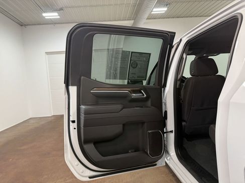 Used 2025 Chevrolet Silverado 1500 LT image 47