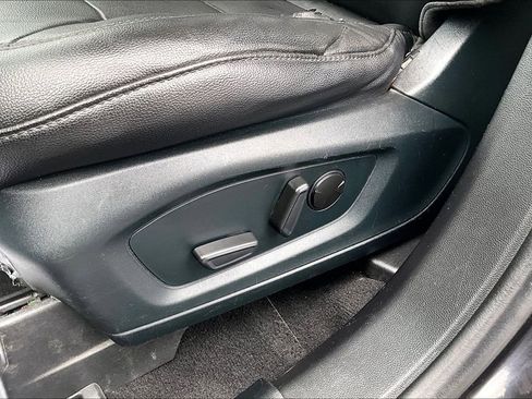 Used 2021 Ford Explorer XLT AWD/4WD image 39