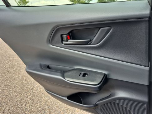 Used 2026 Toyota Prius LE FWD image 19
