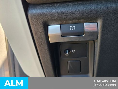 Used 2022 Land Rover Defender 90 X-Dynamic S image 28