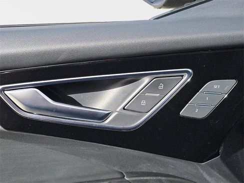 Certified 2024 Audi Q4 e-tron Prestige image 18