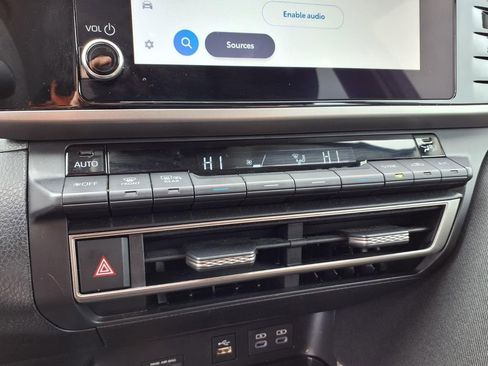 Used 2025 Toyota Camry LE image 8