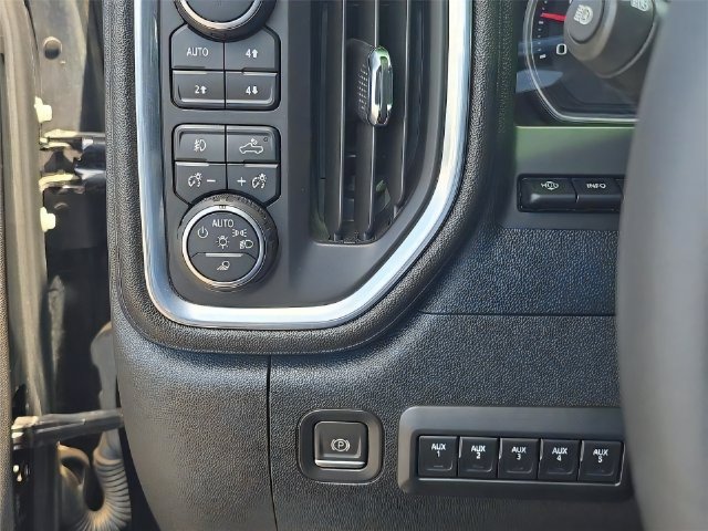 Used 2022 Chevrolet Silverado 3500 High Country AWD/4WD image 21