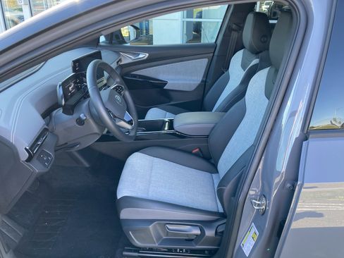 Used 2023 Volkswagen ID.4 Pro image 11