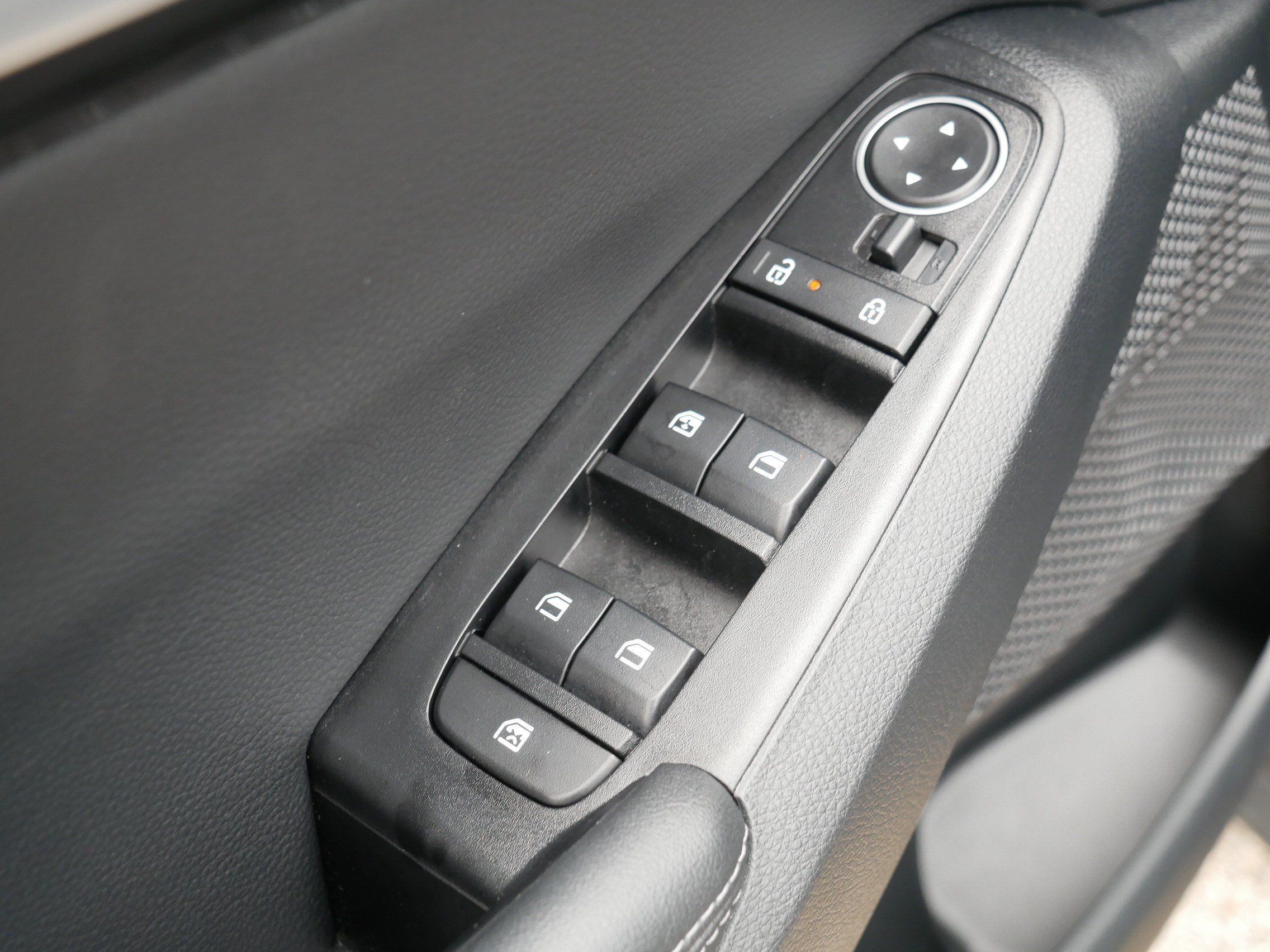 Certified 2025 Kia Seltos S FWD image 19