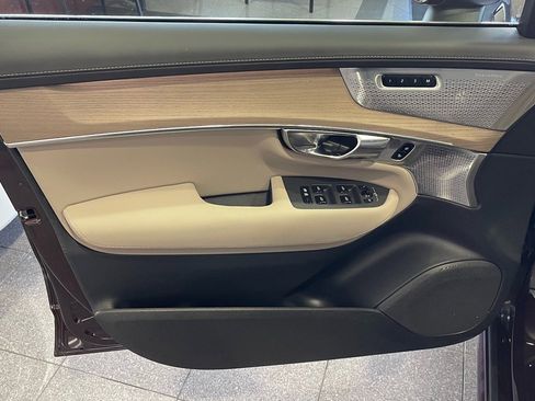 Used 2025 Volvo XC90 T8 Ultra w/ Lounge Package image 24