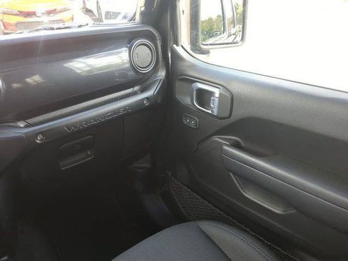 Certified 2022 Jeep Wrangler Unlimited Sport AWD/4WD image 18