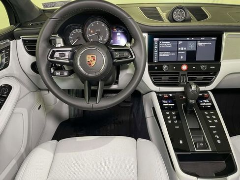 New 2026 Porsche Macan image 27