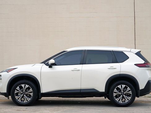 Used 2023 Nissan Rogue SV w/ SV Premium B Package FWD image 8