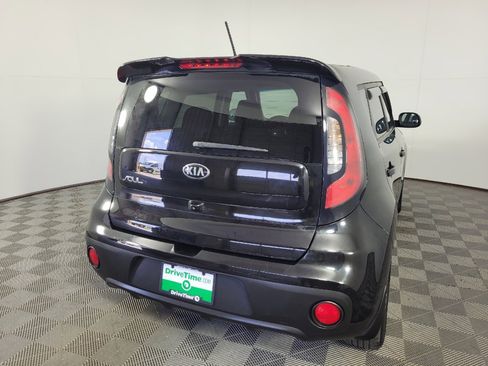 Used 2018 Kia Soul w/ Option Group 020 FWD image 6