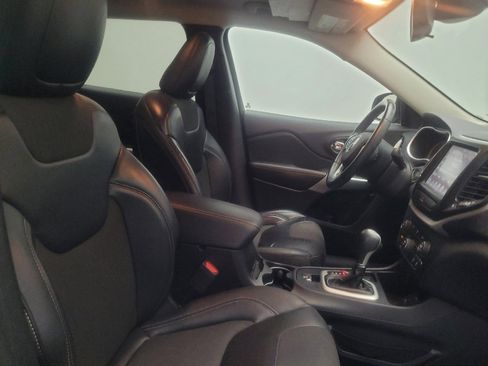 Used 2018 Jeep Cherokee Latitude Plus image 21