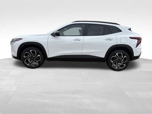 New 2026 Chevrolet Trax RS w/ Sunroof Package image 2