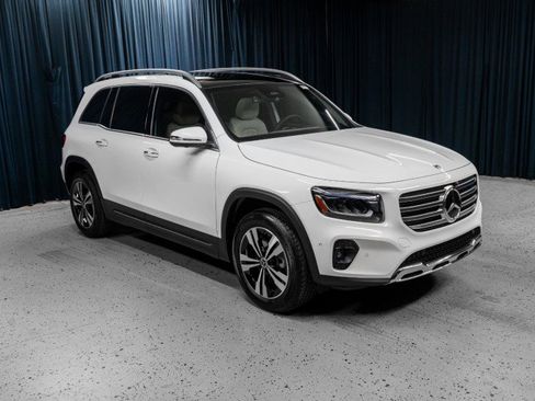 New 2026 Mercedes-Benz GLB 250 4MATIC image 3